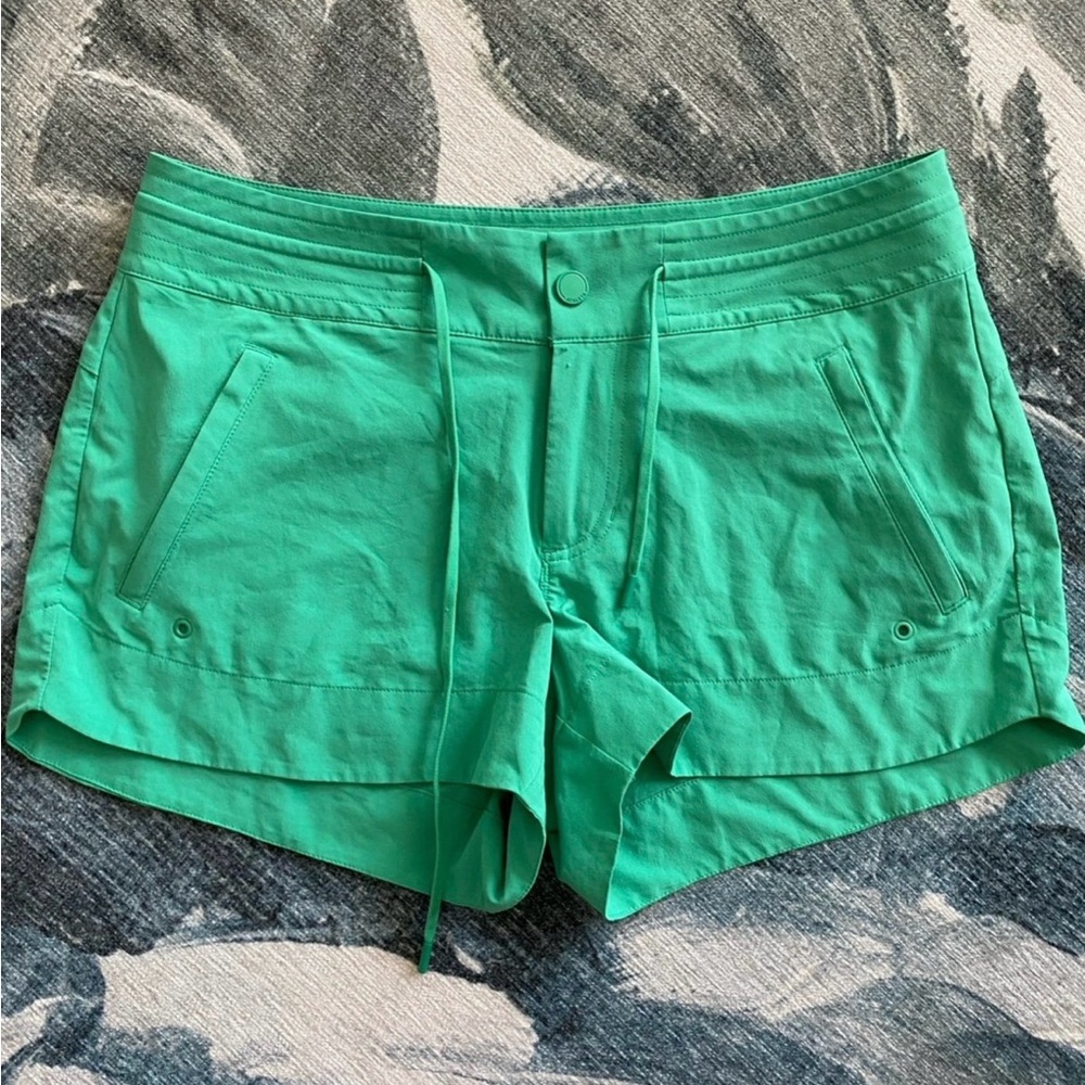 Athleta board shorts size 6